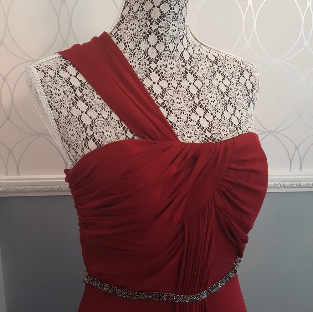 Badgley Mischka Garnet One-Shoulder Gown sz 8